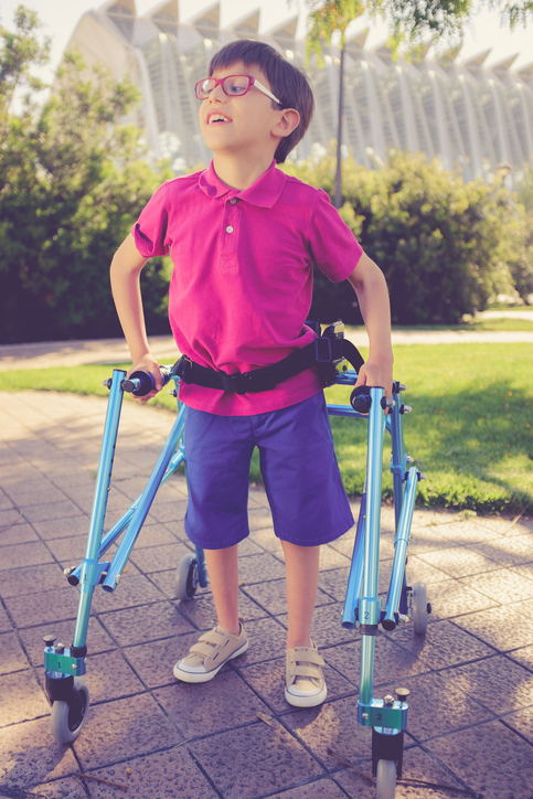 Niño con parálisis cerebral