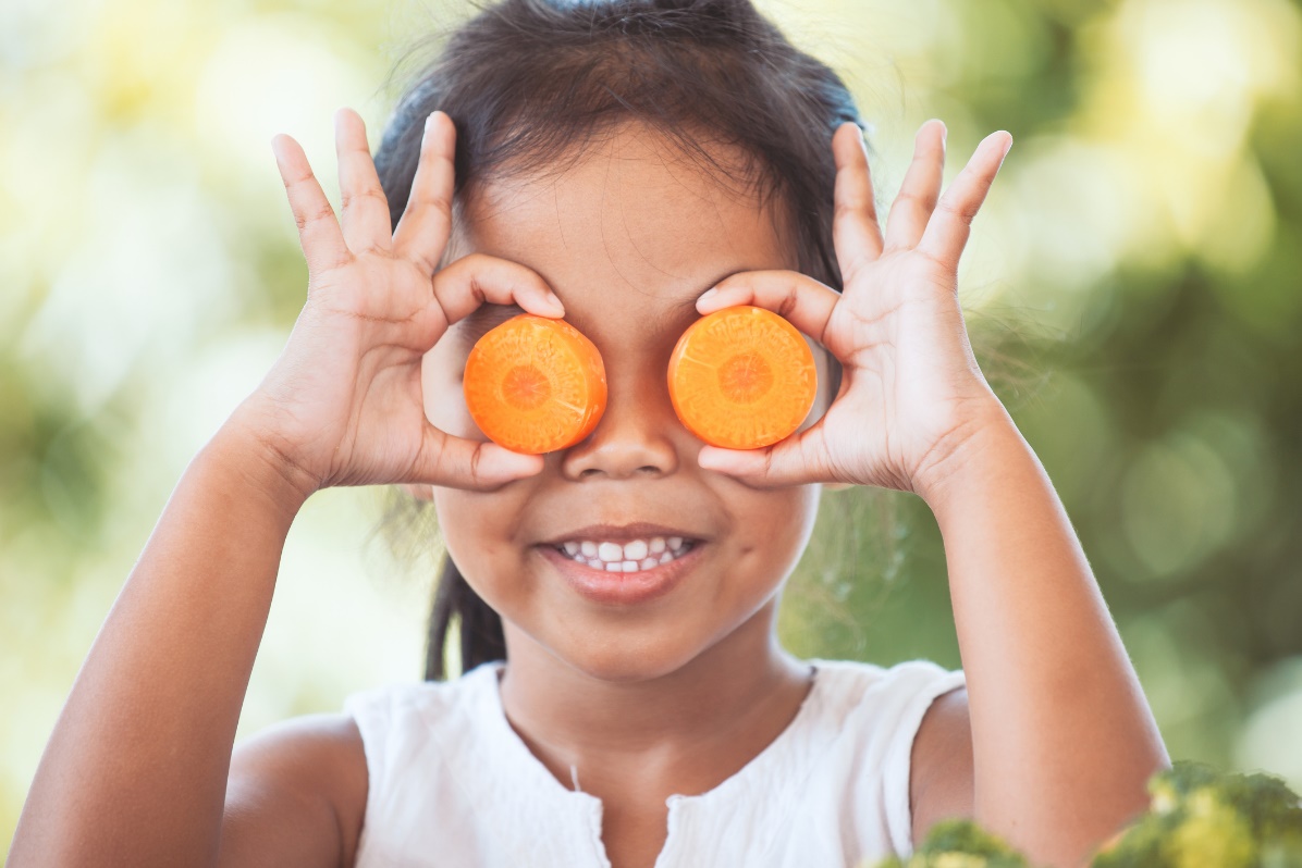 La vitamina A es esencial para la visión y la salud ocular.