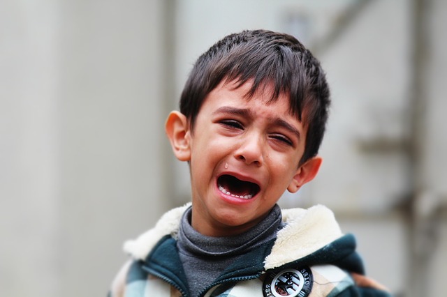 niño llorando, estrés psicológico