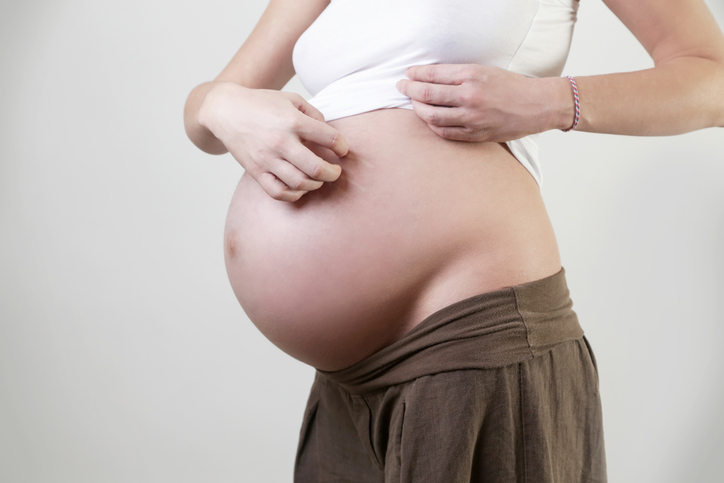 Picor en la piel del abdomen durante el embarazo