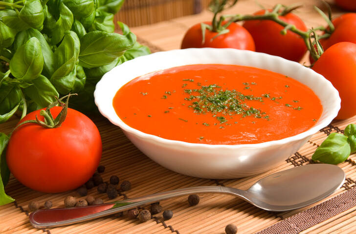 Receta de sopa de tomate fit healthy con boniatos